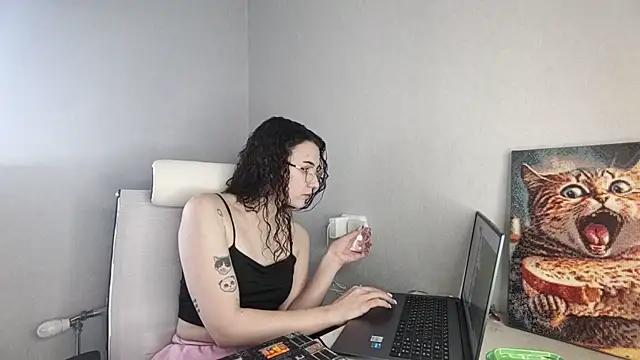 LaritaTocchio online show from March 18, 8:06 am