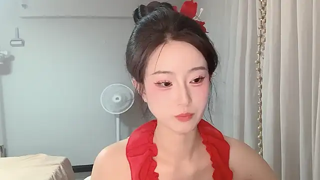Snapshot of 1X-yiyi chatting on May 22, 12:00 pm 1X-yiyi online show from May 22, 12:00 pm