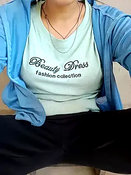 Snapshot of Leiley_98 chatting on May 27, 2:30 am Leiley 98 online show from May 27, 2:30 am