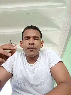 Snapshot of Ron_0101 chatting on June 2, 4:31 pm Ron 0101 online show from June 2, 4:31 pm