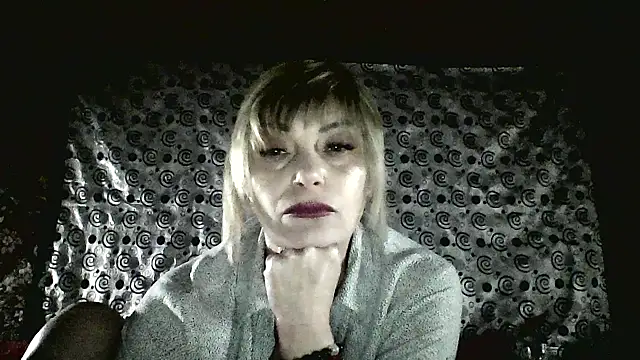 Lia Rayss online show from March 18, 8:12 pm