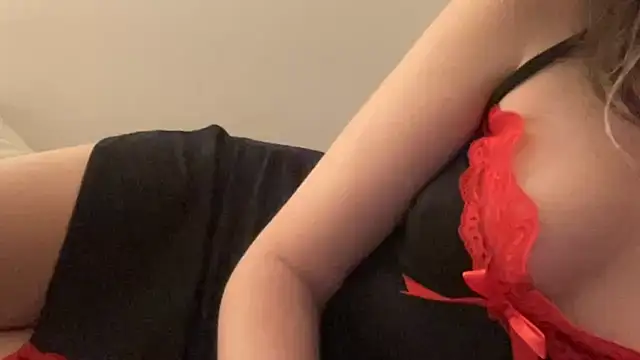 louloupoils online show from March 18, 12:47 am