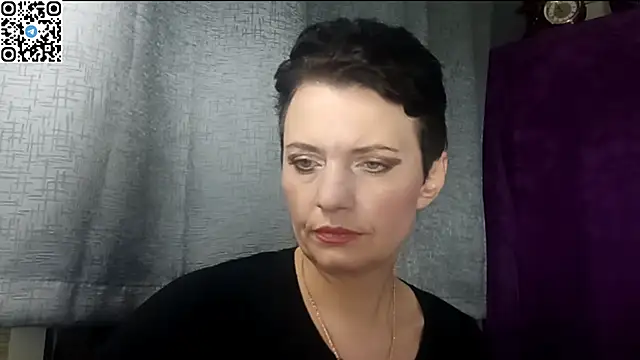 HotMamaQueen234 online show from May 1, 7:40 pm