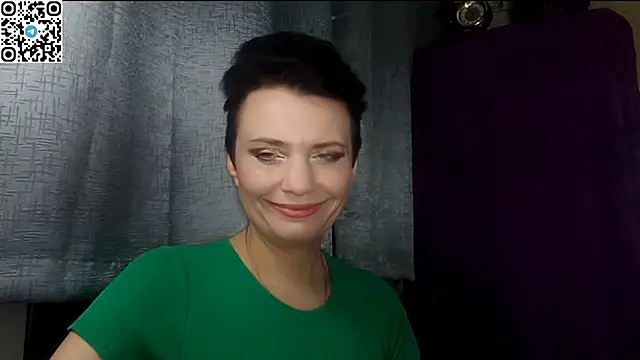 HotMamaQueen234 online show from May 6, 8:25 pm