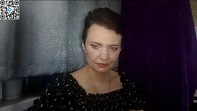 HotMamaQueen234 online show from May 16, 7:34 pm