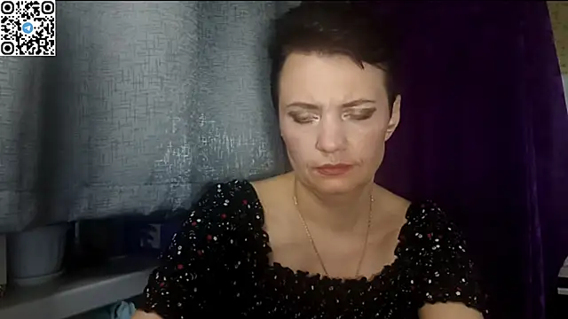 HotMamaQueen234 online show from May 16, 8:07 pm