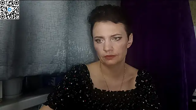 HotMamaQueen234 online show from May 16, 8:18 pm