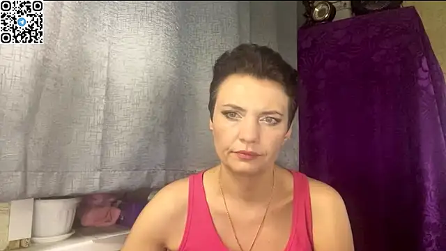 HotMamaQueen234 online show from May 27, 7:11 pm