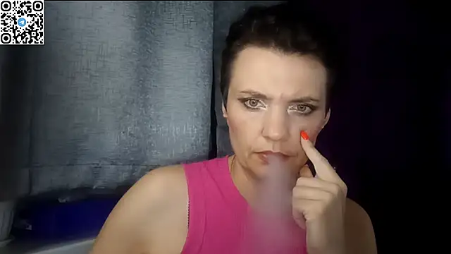 HotMamaQueen234 online show from May 31, 6:20 pm