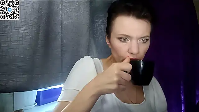 HotMamaQueen234 online show from June 2, 10:39 am