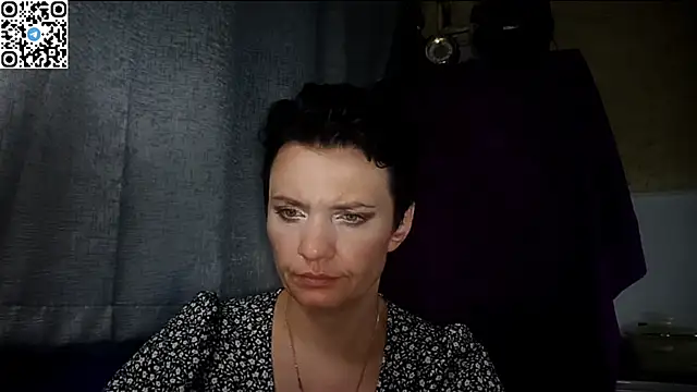 HotMamaQueen234 online show from June 7, 9:07 pm