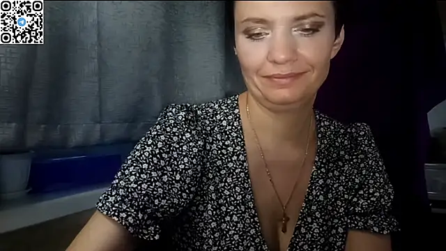 HotMamaQueen234 online show from June 8, 1:28 am