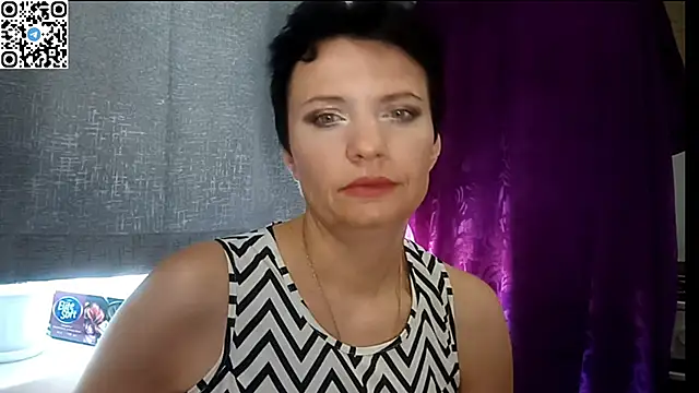 HotMamaQueen234 online show from June 18, 12:09 pm