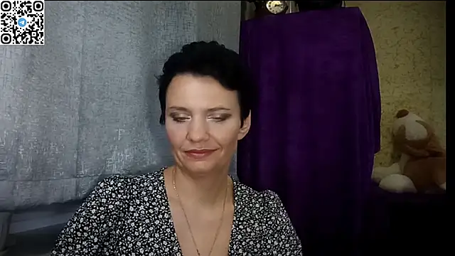 HotMamaQueen234 online show from June 19, 12:15 am