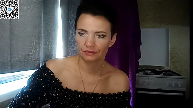 HotMamaQueen234 online show from July 3, 12:00 pm