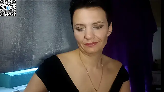 HotMamaQueen234 online show from July 7, 1:37 pm