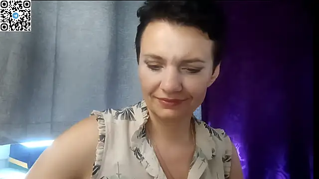 HotMamaQueen234 online show from July 19, 11:25 am