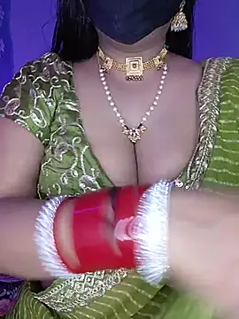 Snapshot of Miss_roohi chatting on June 26, 5:23 am Miss roohi online show from June 26, 5:23 am