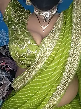 Snapshot of Miss_roohi chatting on July 28, 5:47 am Miss roohi online show from July 28, 5:47 am