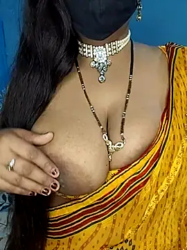 Snapshot of Miss_roohi chatting on August 1, 11:25 pm Miss roohi online show from August 1, 11:25 pm
