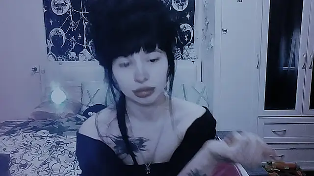Snapshot of AllisonDeetz chatting on June 1, 4:20 pm AllisonDeetz online show from June 1, 4:20 pm