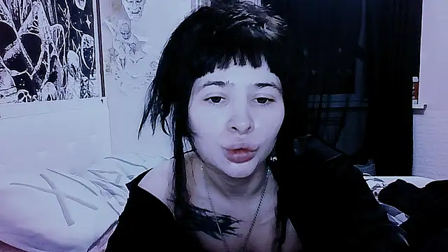 Snapshot of AllisonDeetz chatting on June 13, 7:01 pm AllisonDeetz online show from June 13, 7:01 pm