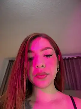 Snapshot of alana_gv chatting on July 27, 12:56 pm alana gv online show from July 27, 12:56 pm