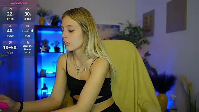 Snapshot of Luna_Grace18 chatting on May 9, 5:07 pm Luna Grace18 online show from May 9, 5:07 pm