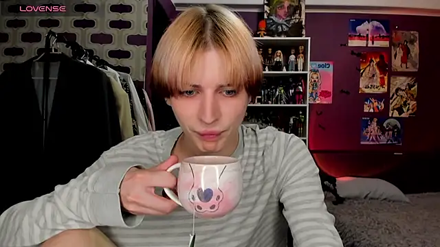 Snapshot of sweet_peach___ chatting on June 19, 8:45 pm sweet peach online show from June 19, 8:45 pm