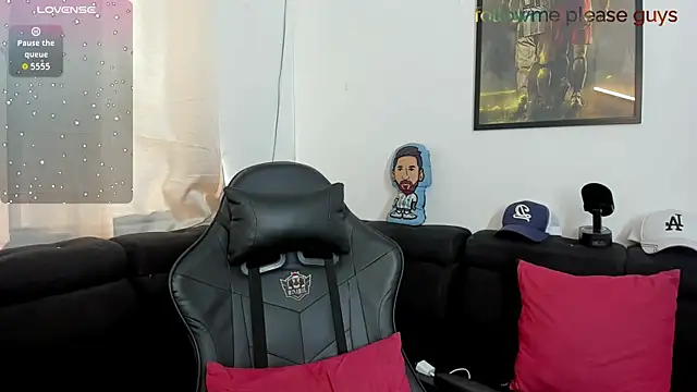 sweetlatinoboy online show from May 14, 1:07 pm