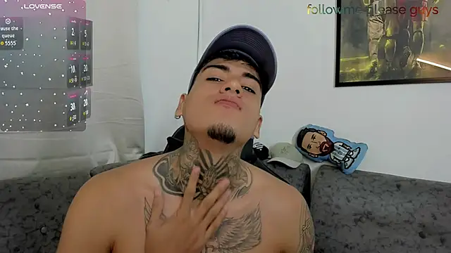 sweetlatinoboy online show from June 8, 11:05 pm