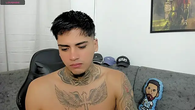 sweetlatinoboy online show from July 11, 9:34 am