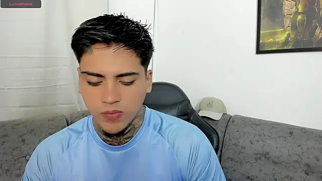 sweetlatinoboy online show from August 4, 9:56 am