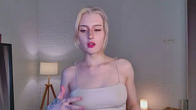 Snapshot of oh__lily chatting on May 11, 4:04 pm oh lily online show from May 11, 4:04 pm