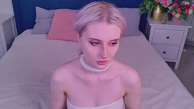 Snapshot of oh__lily chatting on July 1, 8:41 pm oh lily online show from July 1, 8:41 pm