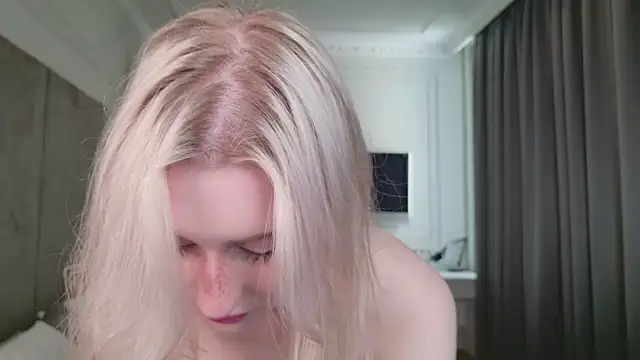 Snapshot of oh__lily chatting on July 31, 1:32 pm oh lily online show from July 31, 1:32 pm