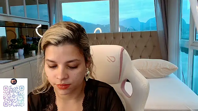Snapshot of Florence_Ford chatting on June 14, 11:01 am Florence Ford online show from June 14, 11:01 am