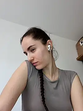 Snapshot of starlight_mo chatting on April 6, 4:30 pm starlight mo online show from April 6, 4:30 pm