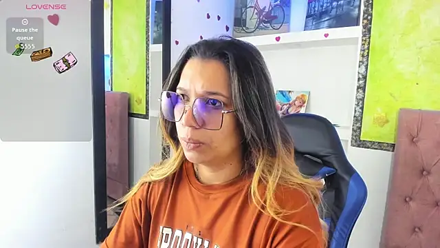 Snapshot of Melisa_14 chatting on June 14, 11:23 am Melisa 14 online show from June 14, 11:23 am