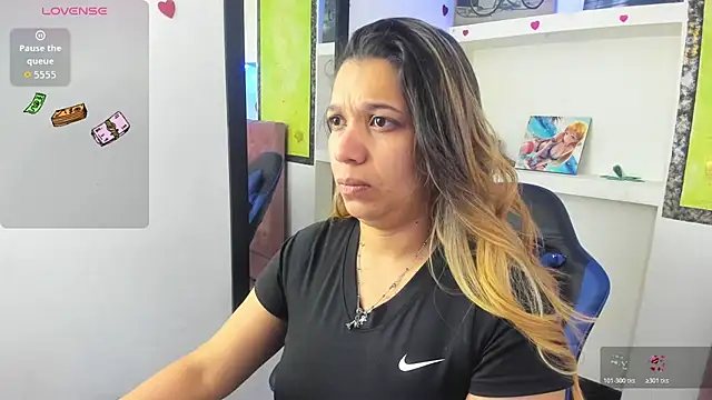 Snapshot of Melisa_14 chatting on June 15, 11:23 am Melisa 14 online show from June 15, 11:23 am