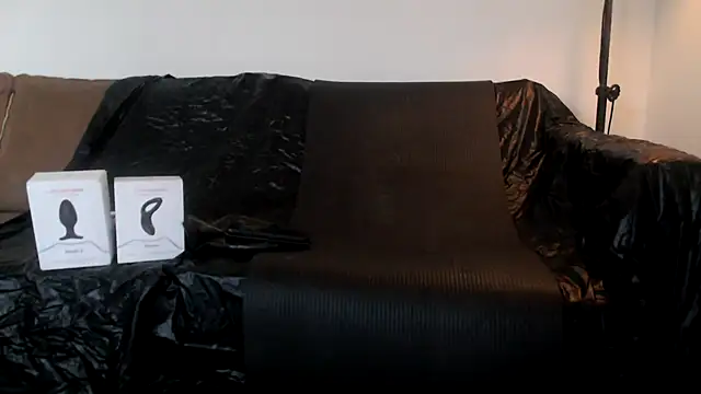 latexslaveboy online show from June 23, 7:45 pm