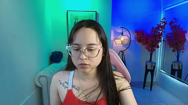 Snapshot of Shady_bug chatting on May 15, 8:16 pm Shady bug online show from May 15, 8:16 pm