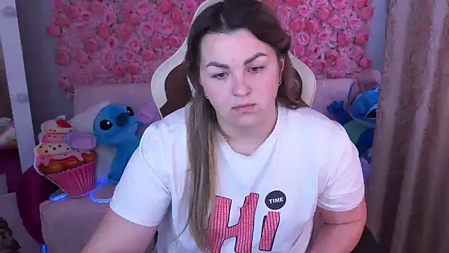 Snapshot of AlissyaGrayy chatting on June 3, 5:43 am AlissyaGrayy online show from June 3, 5:43 am