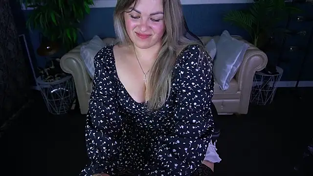 Snapshot of AlissyaGrayy chatting on June 22, 3:36 am AlissyaGrayy online show from June 22, 3:36 am