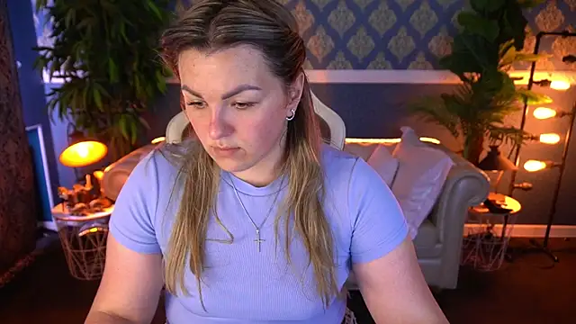 Snapshot of AlissyaGrayy chatting on June 23, 12:47 pm AlissyaGrayy online show from June 23, 12:47 pm