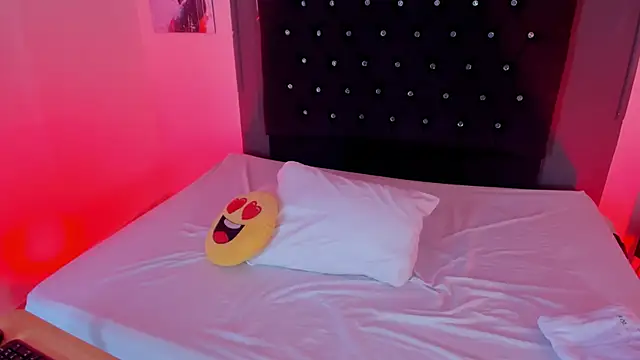 ChloeSterling online show from April 21, 7:39 pm