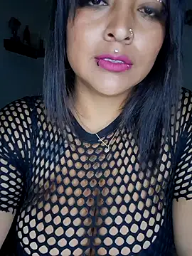 Snapshot of Sarah-917 chatting on June 13, 5:11 pm Sarah-917 online show from June 13, 5:11 pm