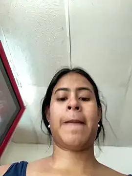 lucirganaxxx online show from May 5, 5:10 pm