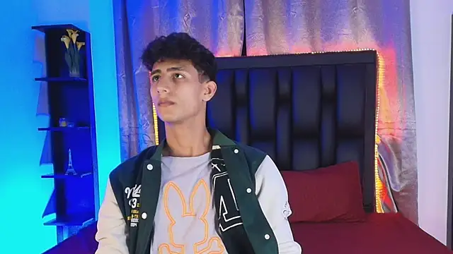 MaxiimoRomano  online show from June 23, 4:05 pm