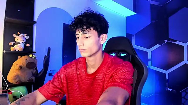 MaxiimoRomano  online show from July 9, 7:18 pm